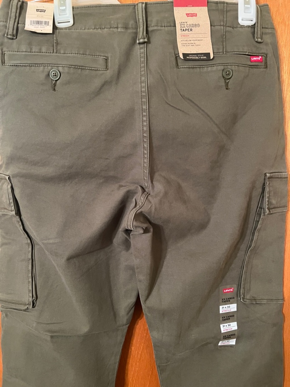 LEVI’S TAPERED MEN’S CARGO PANTS 31x32 - MSRP: $69.50